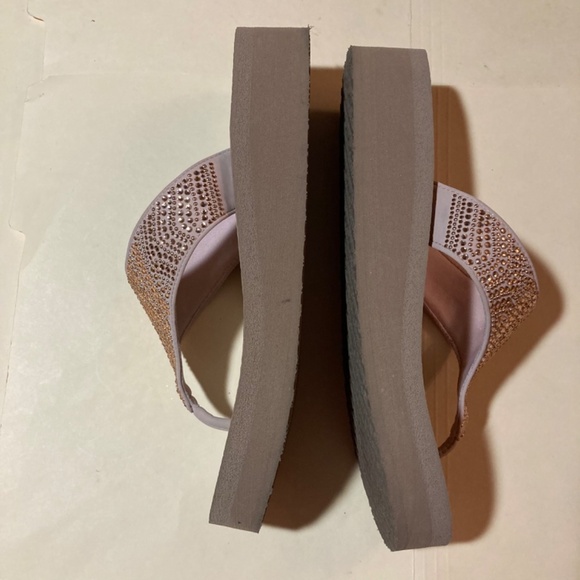 Skechers Yoga Foam Flip Flops NWOT - Picture 6 of 6